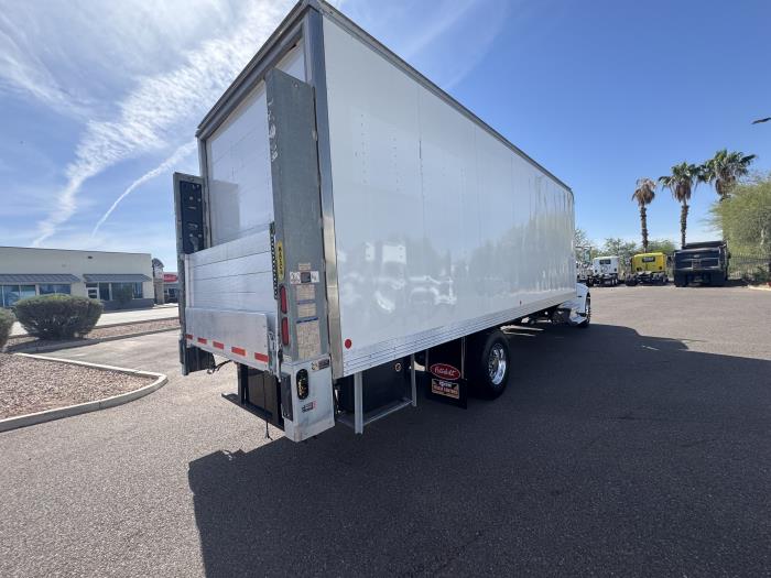2019 Peterbilt 337-5