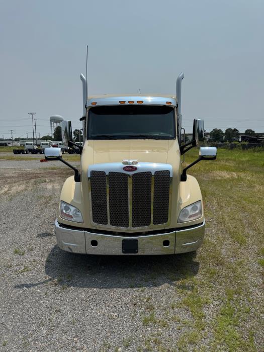 2021 Peterbilt 579-2