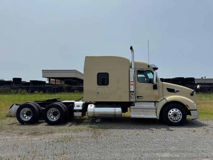 2021 Peterbilt 579-4