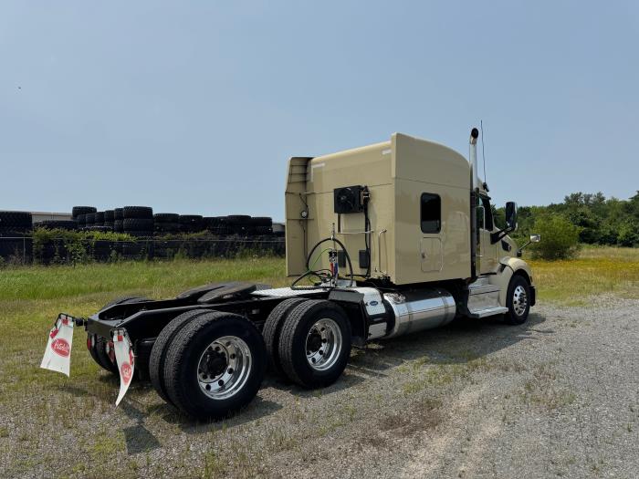 2021 Peterbilt 579-5