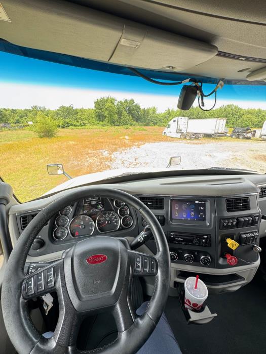 2021 Peterbilt 579-13
