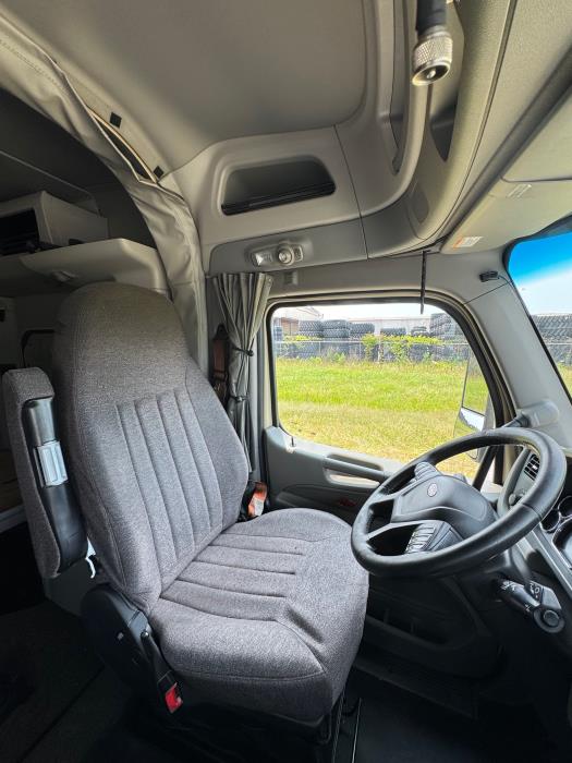 2021 Peterbilt 579-17