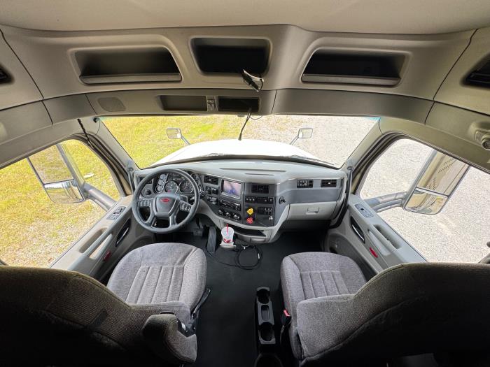 2021 Peterbilt 579-19