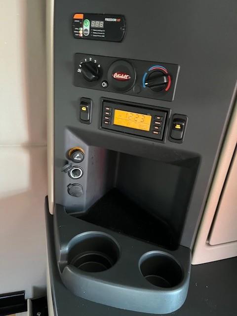2021 Peterbilt 579-22