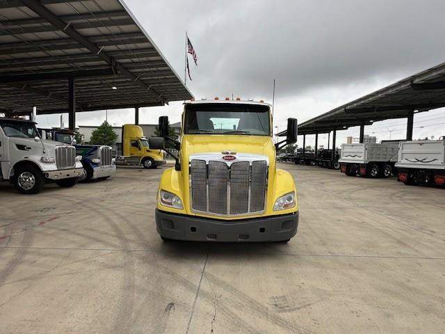 2021 Peterbilt 579-8