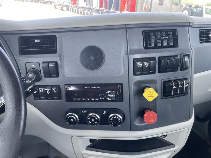 2021 Peterbilt 579-17