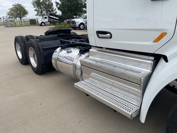 2021 Peterbilt 579-5