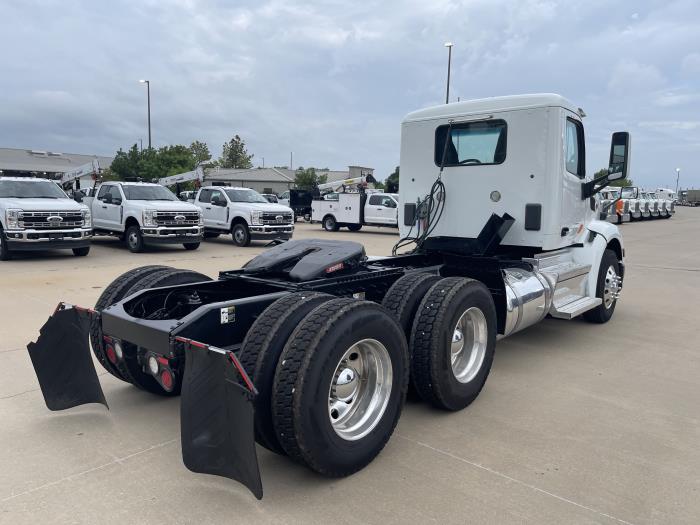 2021 Peterbilt 579-8
