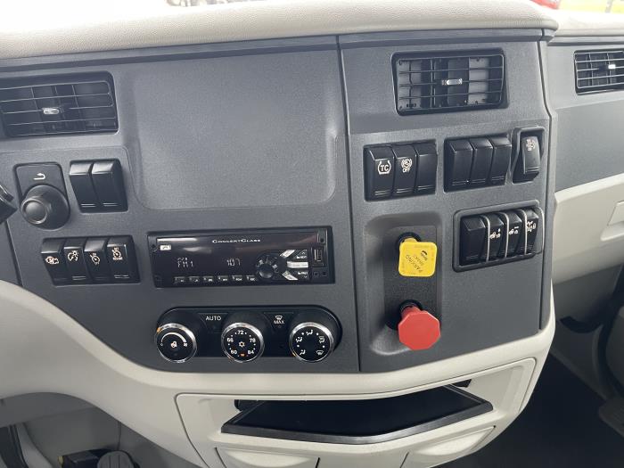 2021 Peterbilt 579-16