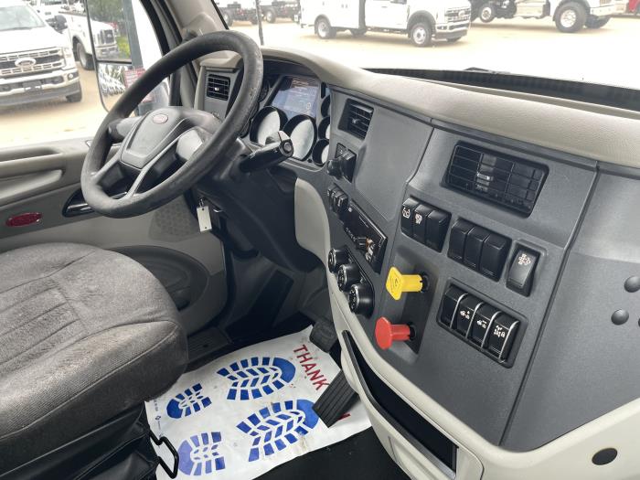 2021 Peterbilt 579-17