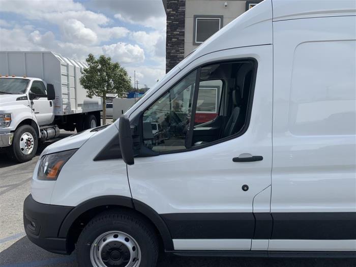 2025 Ford Transit-350-9