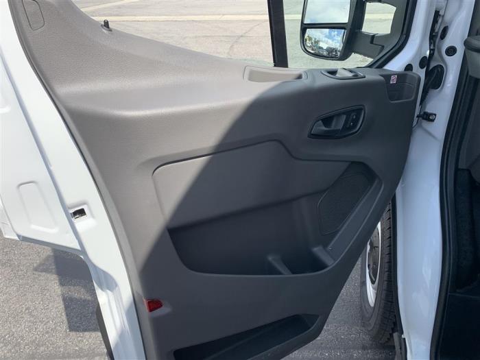 2025 Ford Transit-350-11