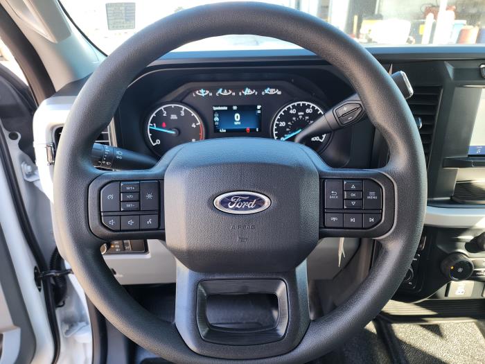 2025 Ford F-550-15