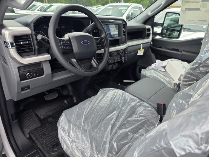2025 Ford F-550-20