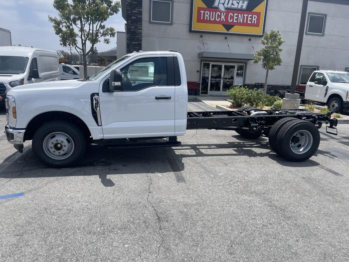 2025 Ford F-350-2