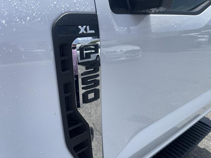 2025 Ford F-350-8