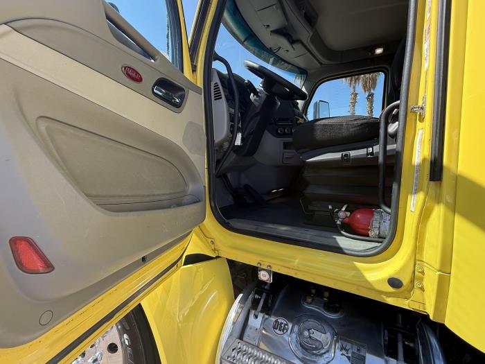 2021 Peterbilt 579-11