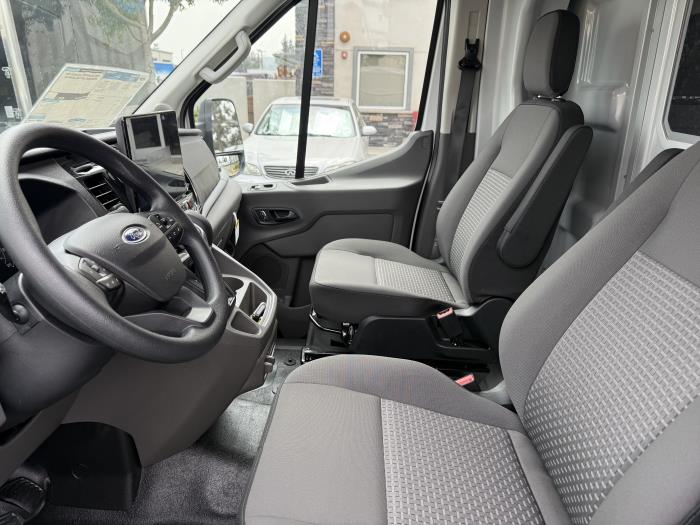 2024 Ford Transit-350-33