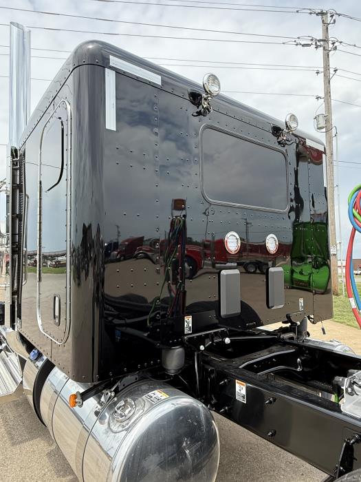 2026 Peterbilt 589-11