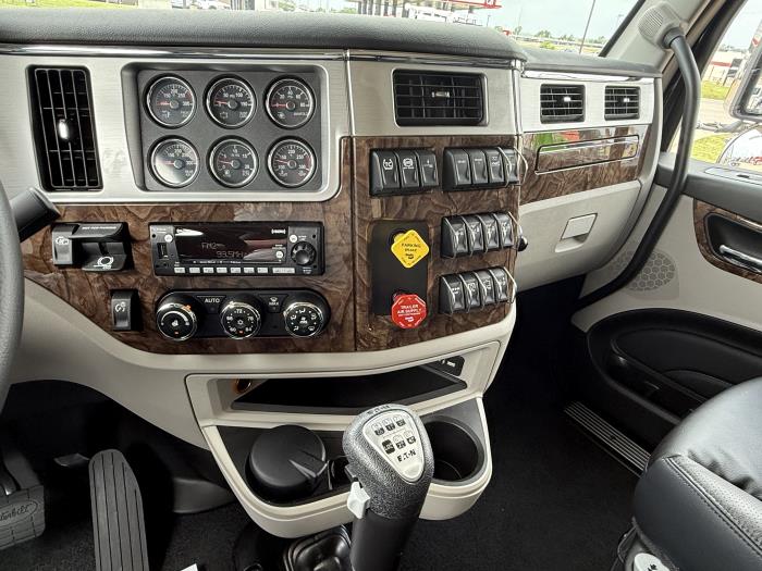 2026 Peterbilt 589-17