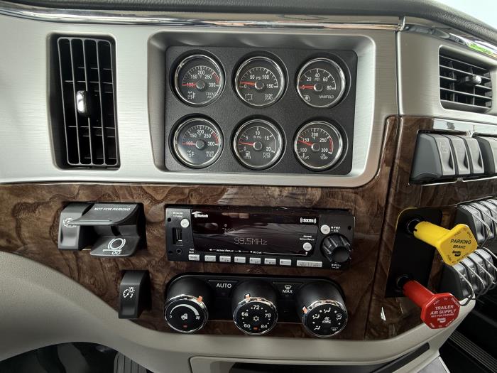 2026 Peterbilt 589-36