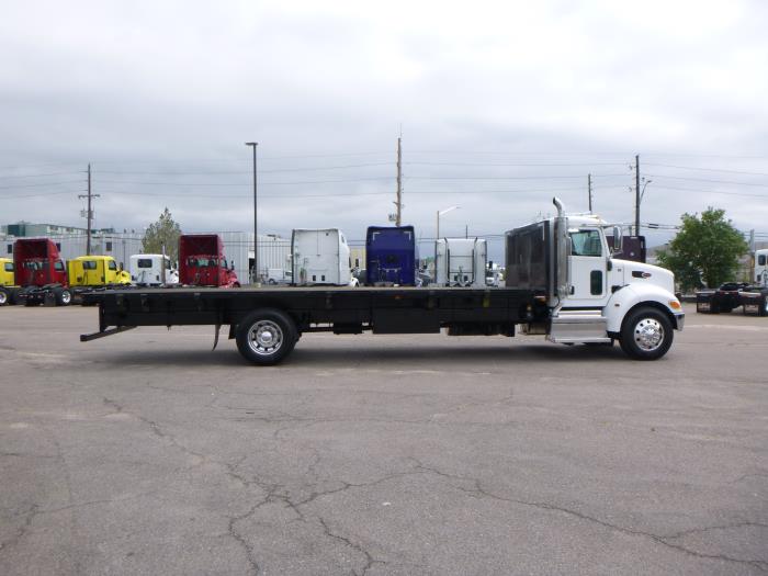 2020 Peterbilt 337-8