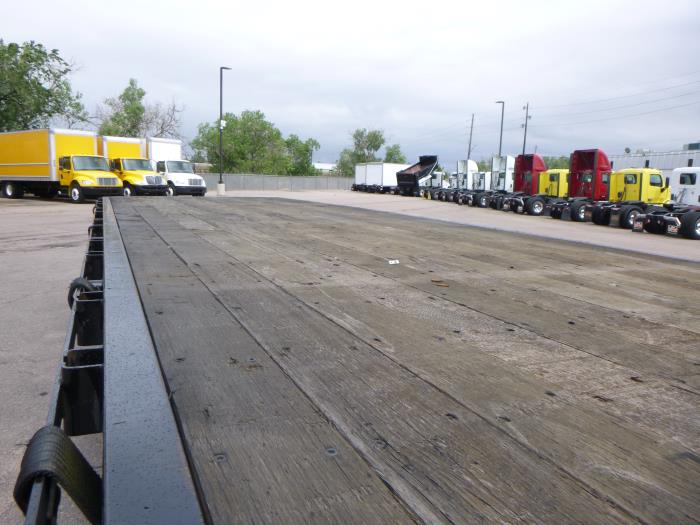 2020 Peterbilt 337-11