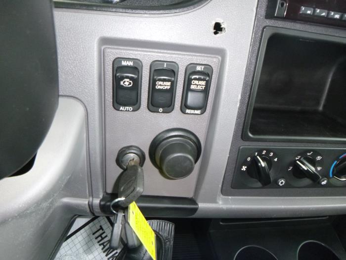 2020 Peterbilt 337-20