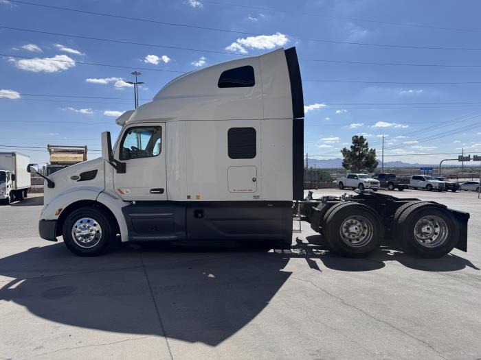 2021 Peterbilt 579-8