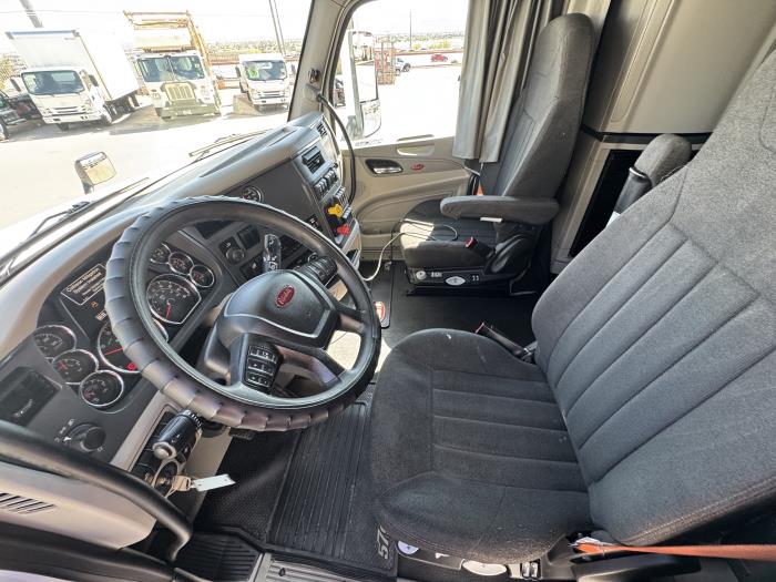 2021 Peterbilt 579-17