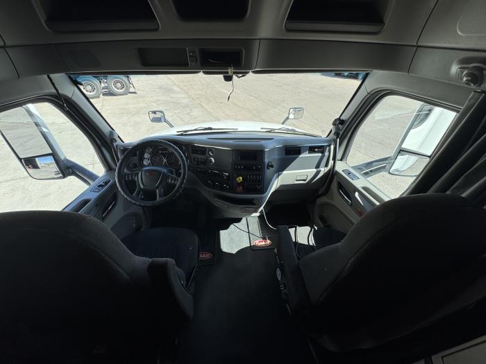 2021 Peterbilt 579-28