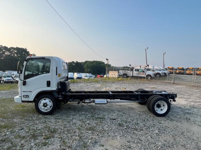 2025 Isuzu NPR-HD-5