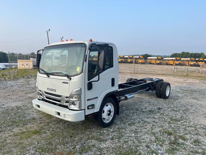 2025 Isuzu NPR-HD-10