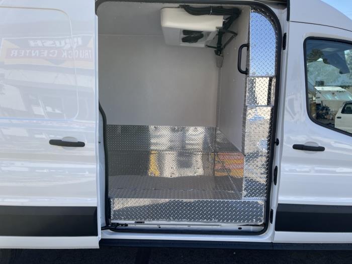 2025 Ford Transit-250-9