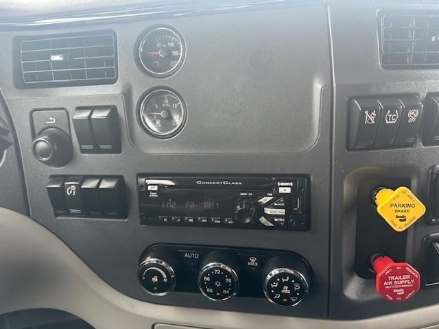 2021 Peterbilt 579-4