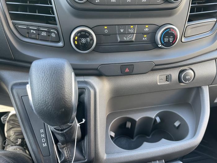 2025 Ford Transit-250-23