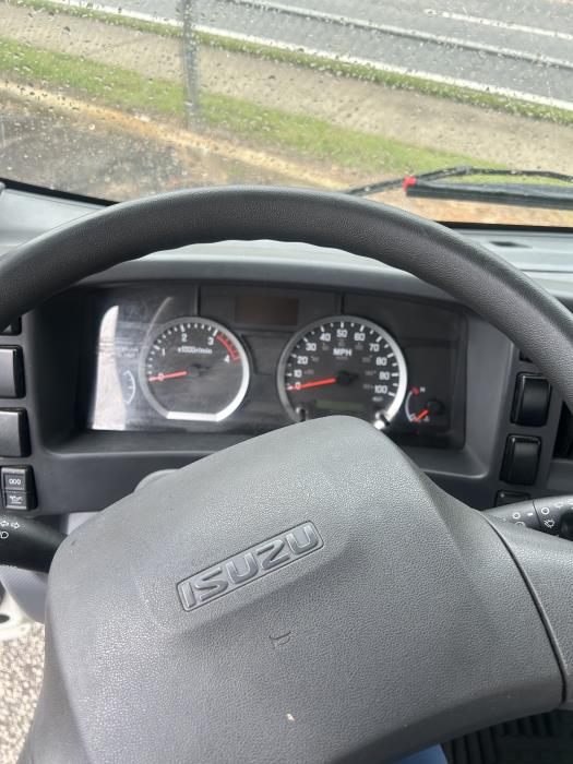 2017 Isuzu NRR-9