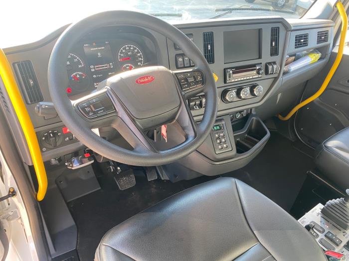 2026 Peterbilt 548-14