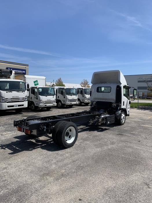 2025 Isuzu NPR-XD-8