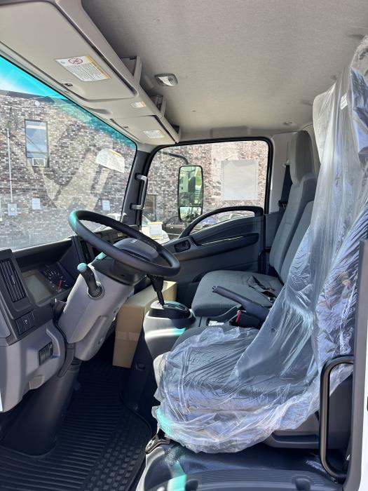 2025 Isuzu NPR-XD-10