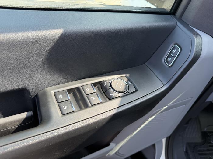 2025 Ford F-250-14
