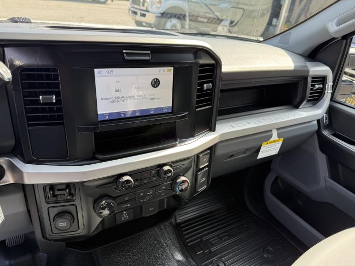 2025 Ford F-250-17