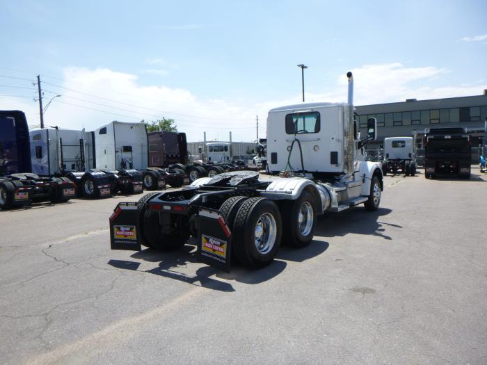 2021 Peterbilt 567-8