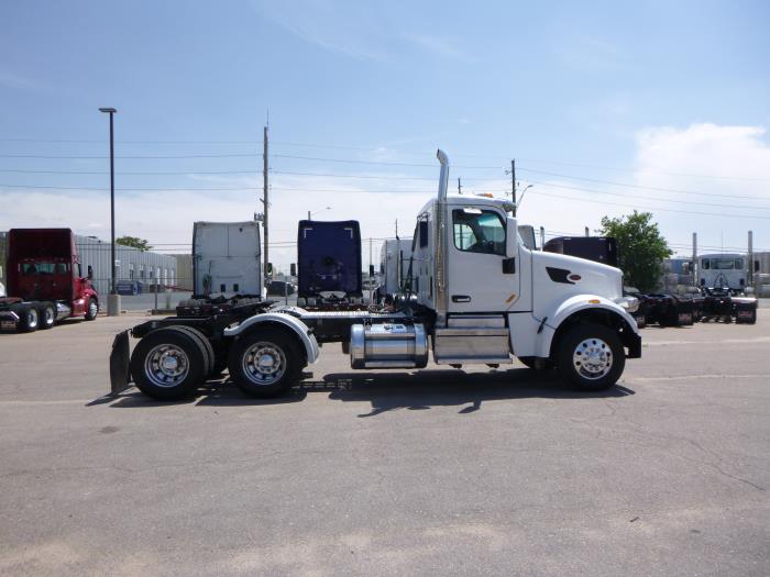 2021 Peterbilt 567-9