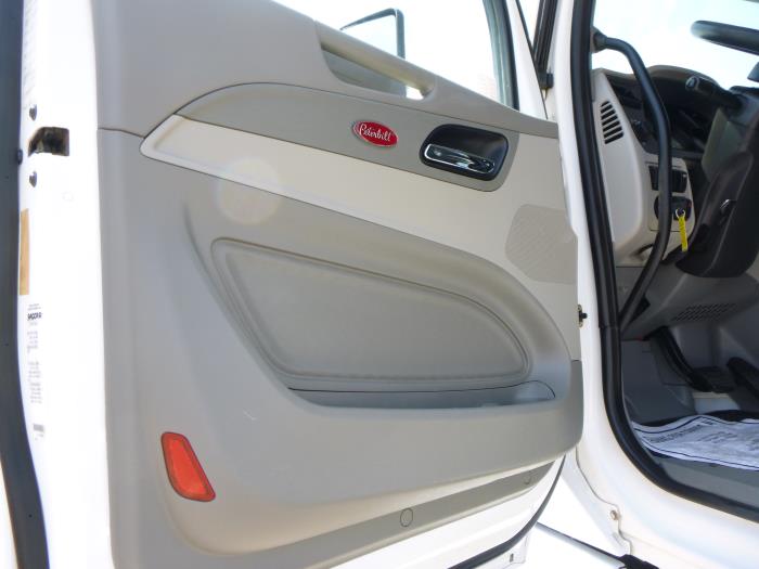 2021 Peterbilt 567-16