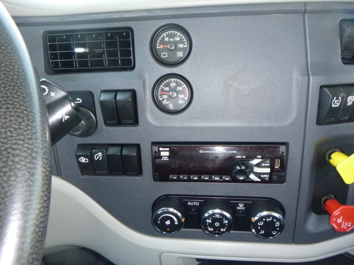 2021 Peterbilt 567-25