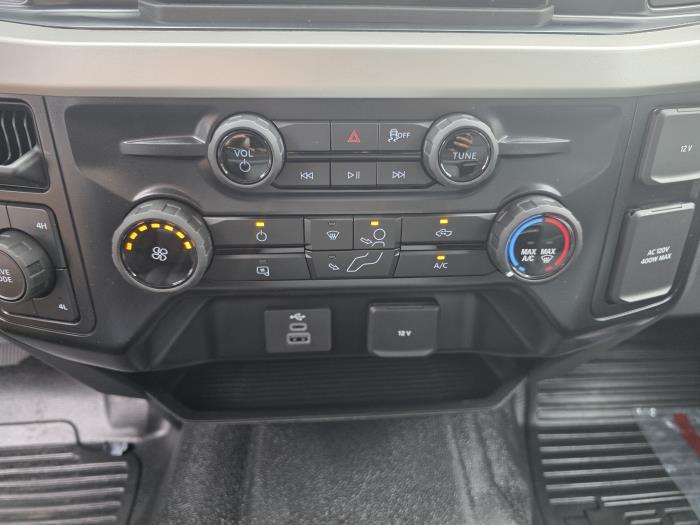 2025 Ford F-550-18