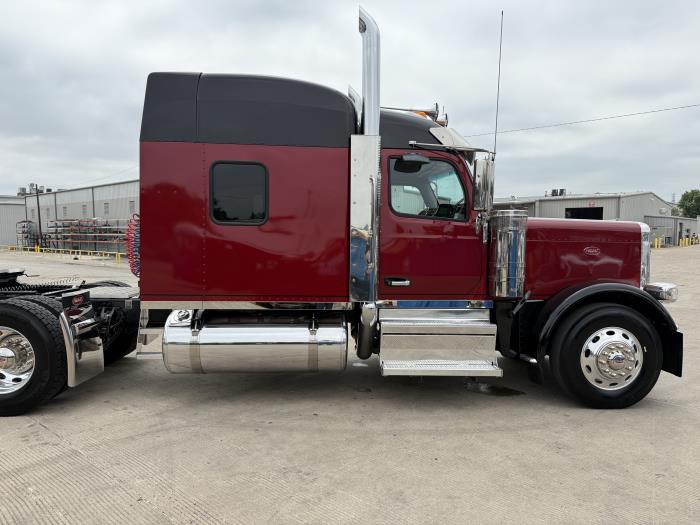 2024 Peterbilt 589-10