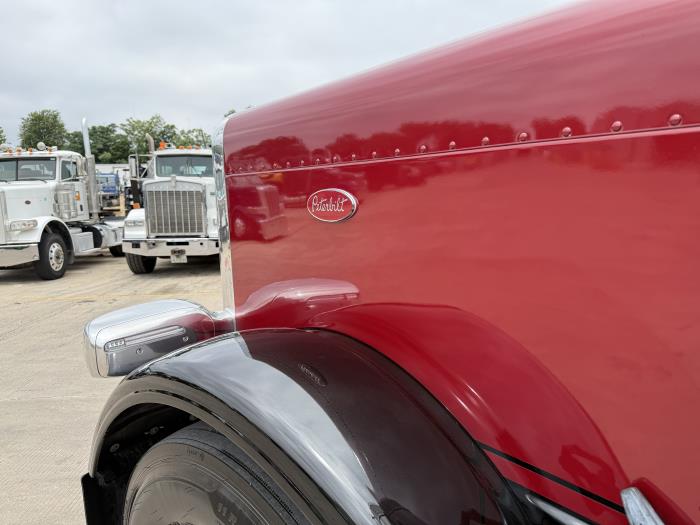 2024 Peterbilt 589-15