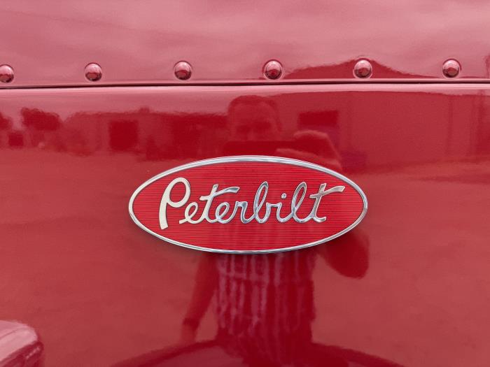 2024 Peterbilt 589-16